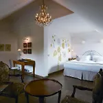 Chateau فندق