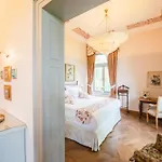 فندق Chateau 5*