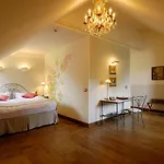 Chateau فندق 5*