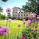 فندق Chateau Mcely