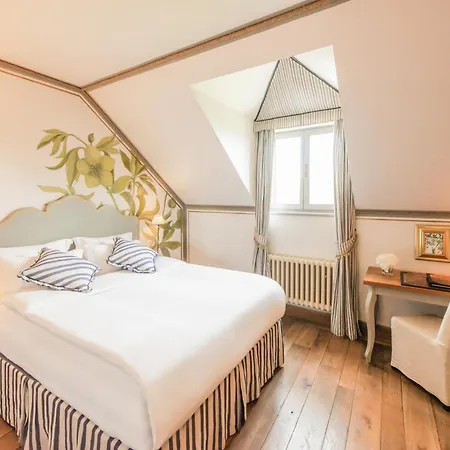 Chateau Hotel 5*