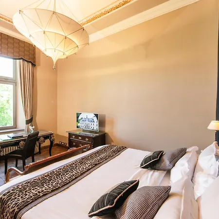 Chateau Hotel 5*