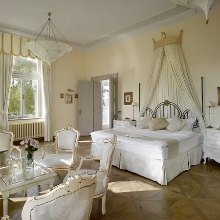 Chateau 5* Mcely