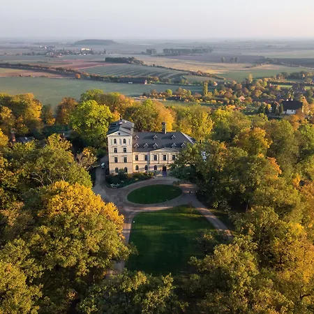 Chateau 5* Mcely