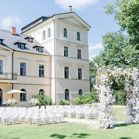 Chateau Hotel Mcely