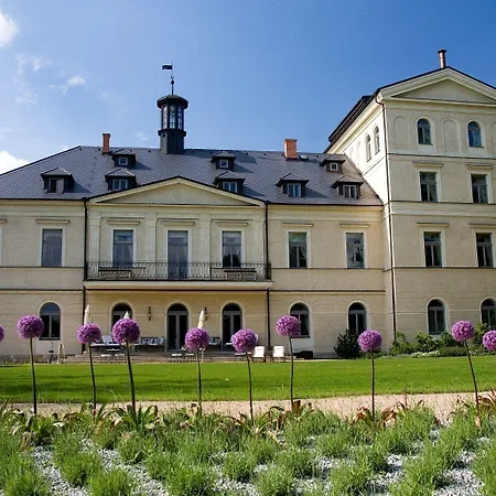 Chateau 5* Mcely