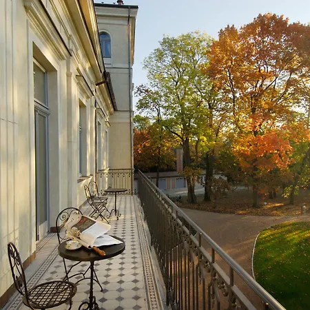 Hotel Chateau