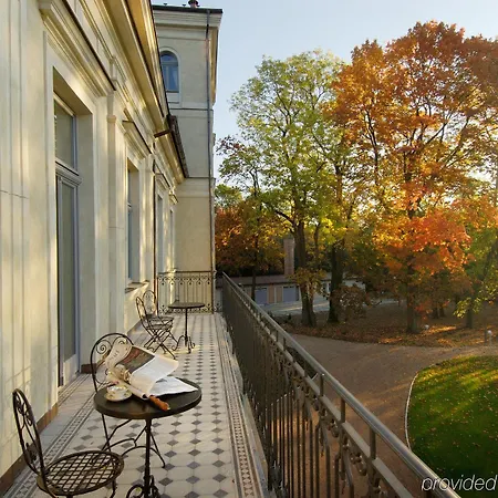Chateau 5* Mcely