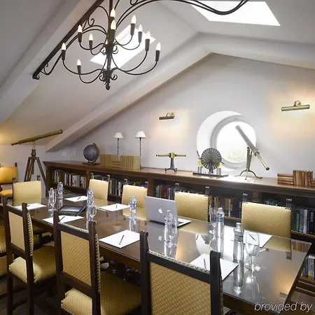 Chateau 5* Mcely